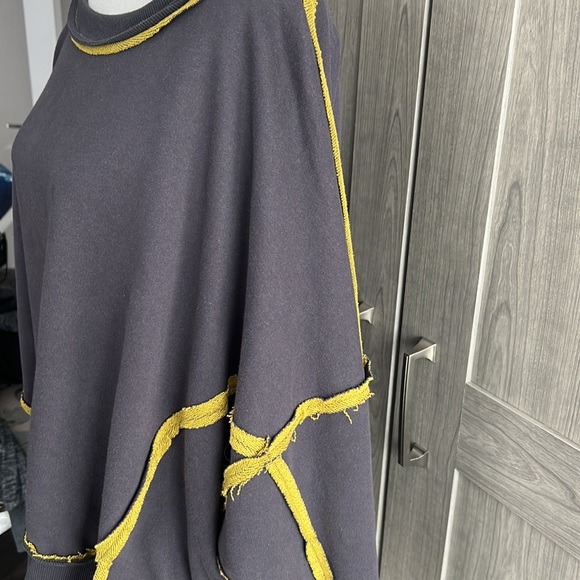 3 for $20 💜 LA MIEL Oversized Pullover Sweater - Picture 2 of 5